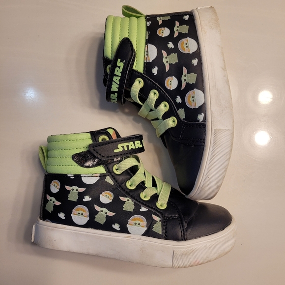 GROGU (The Child) The Mandalorian STAR WARS  DISNEY Hi-top Sneakers Kids Size 10 - Picture 2 of 14